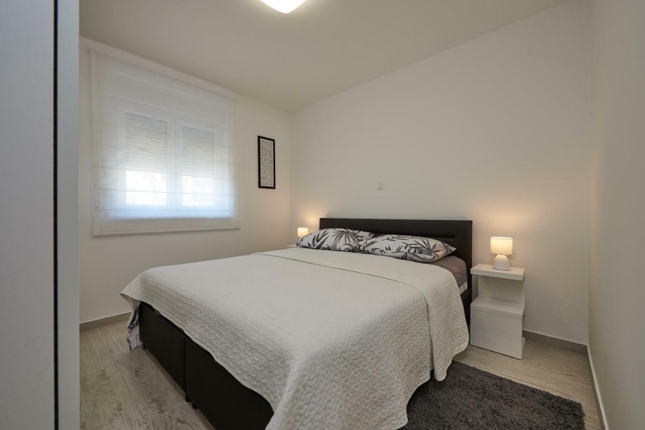 Apartman Jakov Apartment Trogir Exterior foto